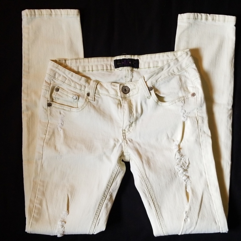 DISTRESSED JEAN'S - Picture 5 of 8